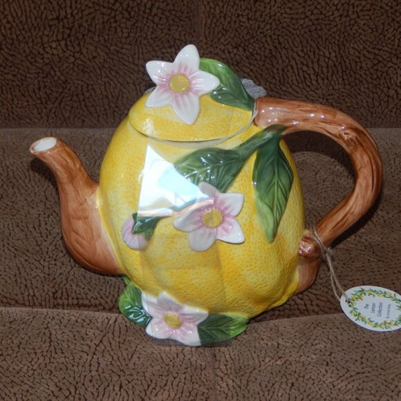 Corner Ruby Lemon Collection Handmade Ceramic Teapot 3D Floral Decorated NWT - Picture 8 of 9